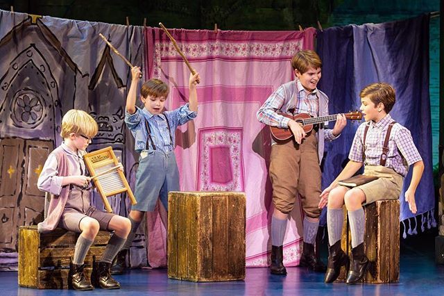 LexOperaHouse's tweet photo. “Can you remember when you were young? When all the simple things you did were so much fun.” A show for all ages not to be missed! @fnlmusical Feb 15-17 at the #LexOperaHouse!
#FNLTour #VisitLex #BroadwayLive https://t.co/Ksrgslbx0g https://t.co/KCUG8MKu6q