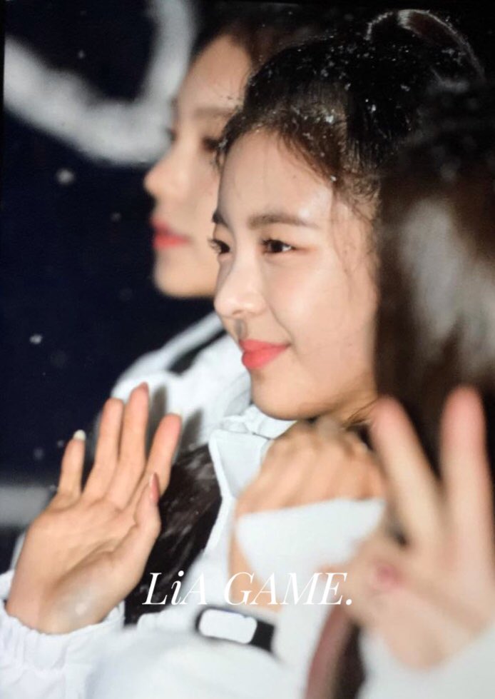 20000721com's tweet photo. -190215 LiA Preview-

#LIA #최지수
#ITZY #있지 https://t.co/tOGuM8CdBc