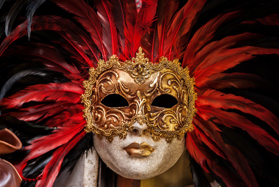 coinspectator's tweet photo. Samba School to Depict History of Money to Bitcoin in Rio... #cryptocurrency #btc #ico Rio Carnival 2019 https://t.co/mb8eO85P3p https://t.co/YBGcwzByA4