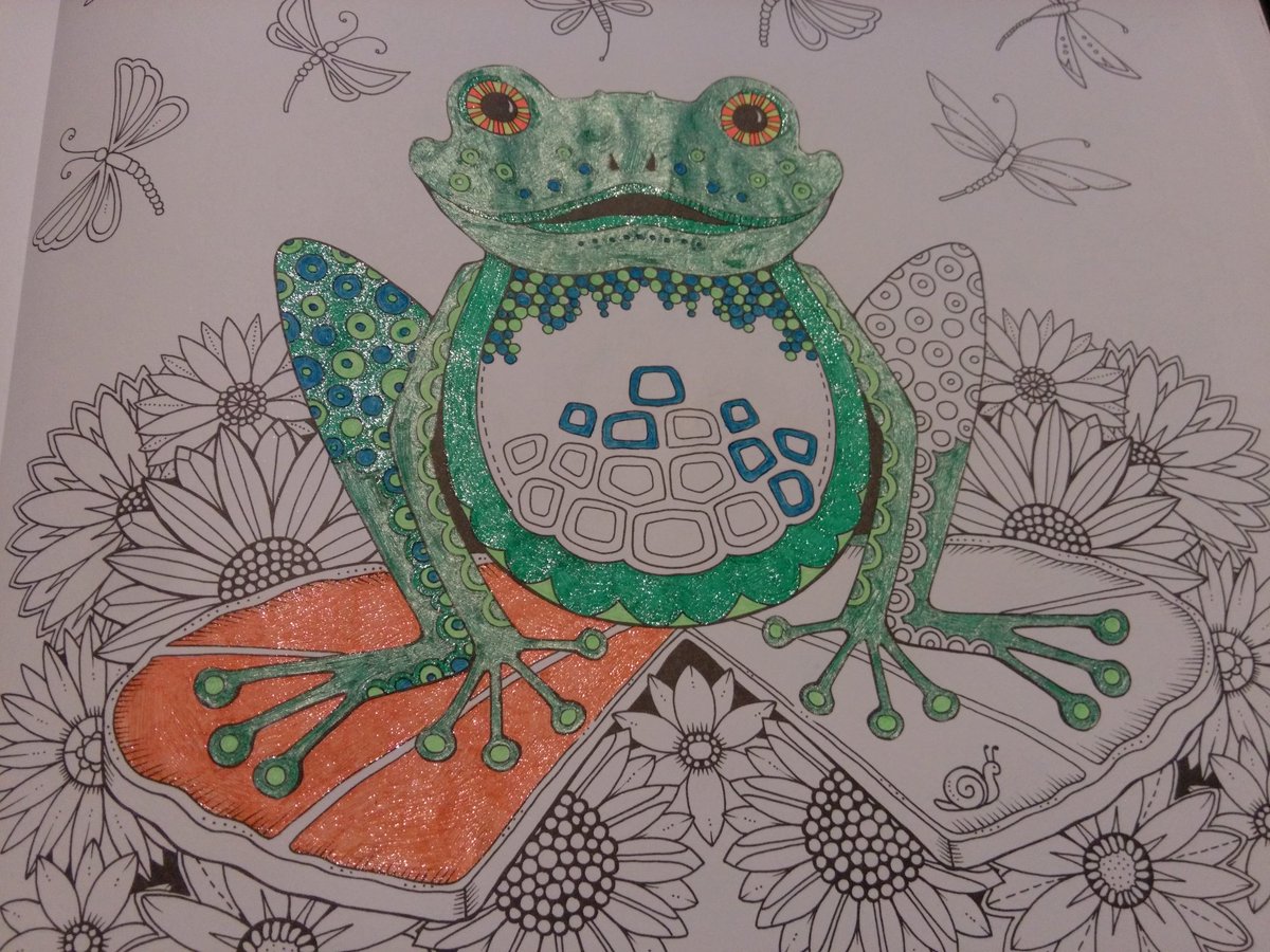 MissPeach1982's tweet image. #colouring &amp;amp; watching old #devstreams on #YouTube While waiting for #primetime236  With the two lovely lady's 🎮😆