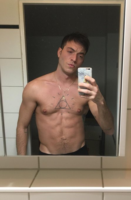 #shaved ???? https://t.co/Z9okDOnj7g