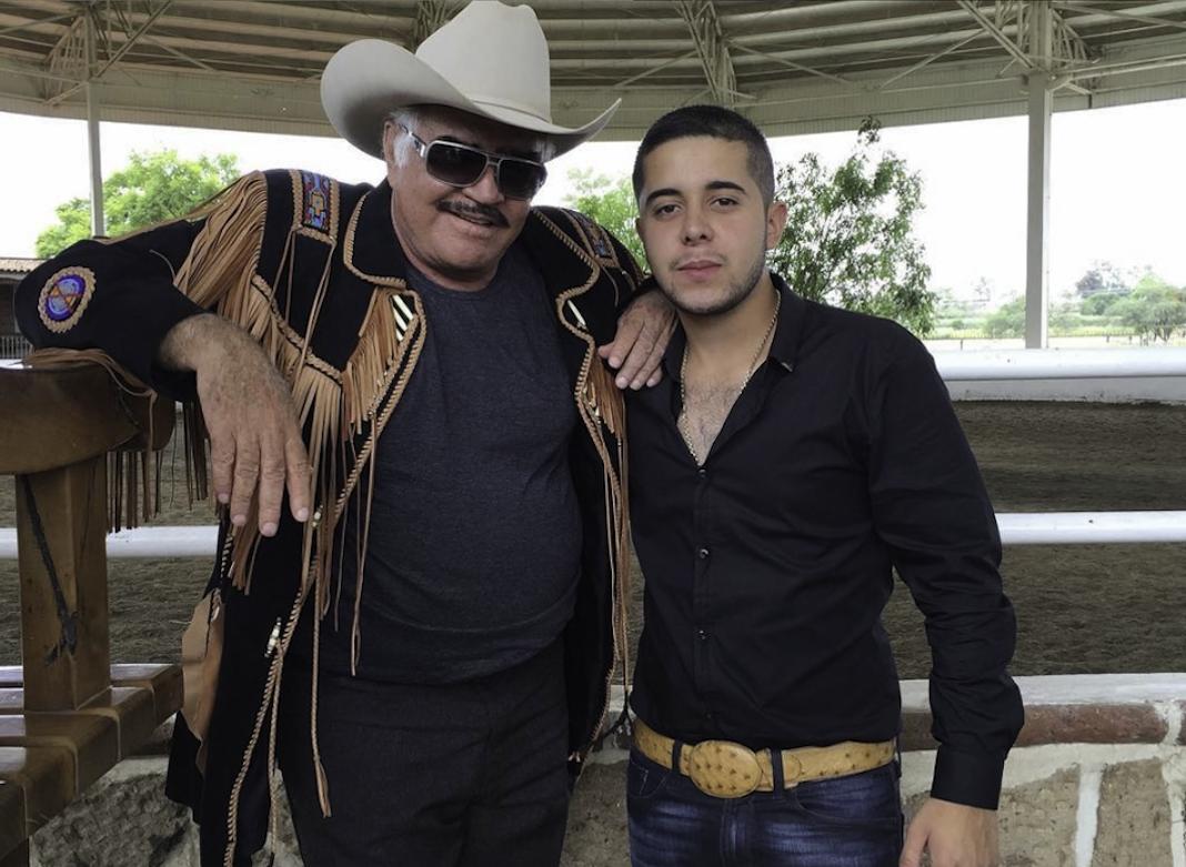 AnaMariaCanseco's tweet photo. Muy triste por esta noticia: #QDEP #AlejandroVilla. Lee más aquí:
https://t.co/4brwo7O5aW https://t.co/COAvYzyOIF