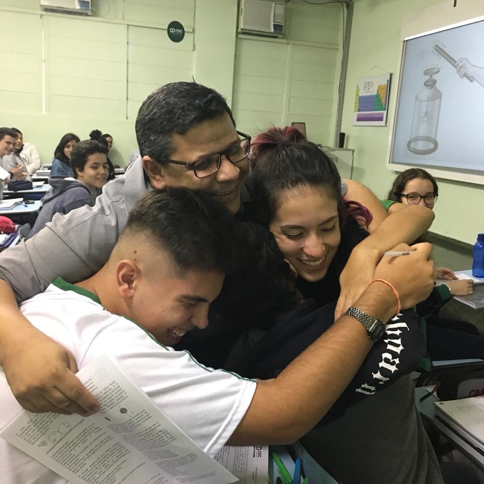 naclarafaria's tweet image. amo física por esse cara ai