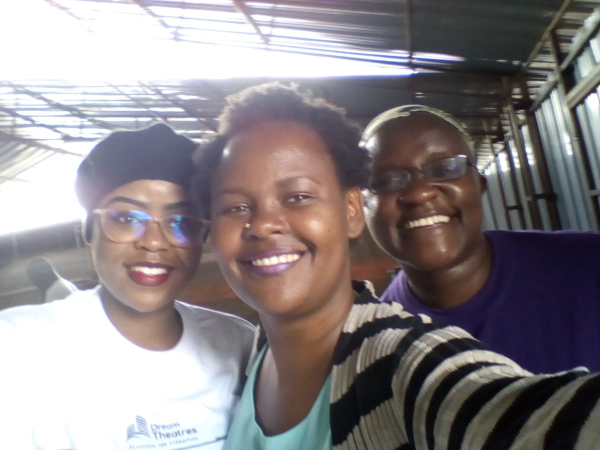 blaqandyellow's tweet image. All smiles with that Ka #FridayFeeling at the #MTP5 #MakeThem @WellyOdendo @MuniuVictor #PGD