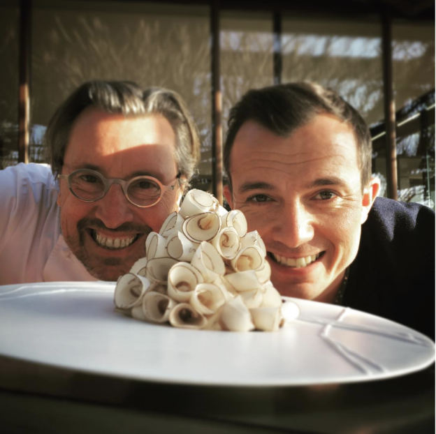FoodandSens's tweet photo. Scènes de Chefs - Tournage télé pour #LaurentPetit et #NicolasSale, #FredericBau et @PierreHerme_FR duo pour @Valrhona, anniversaire du Club de la @clubtablefr, des chefs et encore des chefs....
https://t.co/y41XXzGrqH https://t.co/yx9IJAjSXg