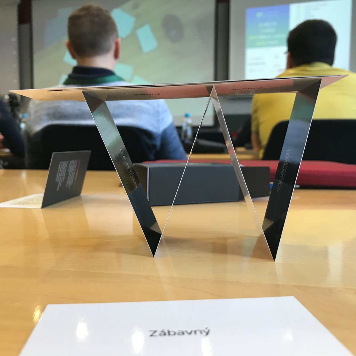 🖌️ Naši grafici vyrazili v úterý na <a href="/UXZ_CZ/">UXZ konference o UX</a>. Posbírali tam spoustu tipů o nástrojích a jejich uplatnění. Teď se jim bude prototypovat, designovat i testovat jedna báseň. A s jejich poznatky vyjde i článek na blogu. Těšíte se? 😏#jsmepecka #ux #uxtools #uiux #uxdesign