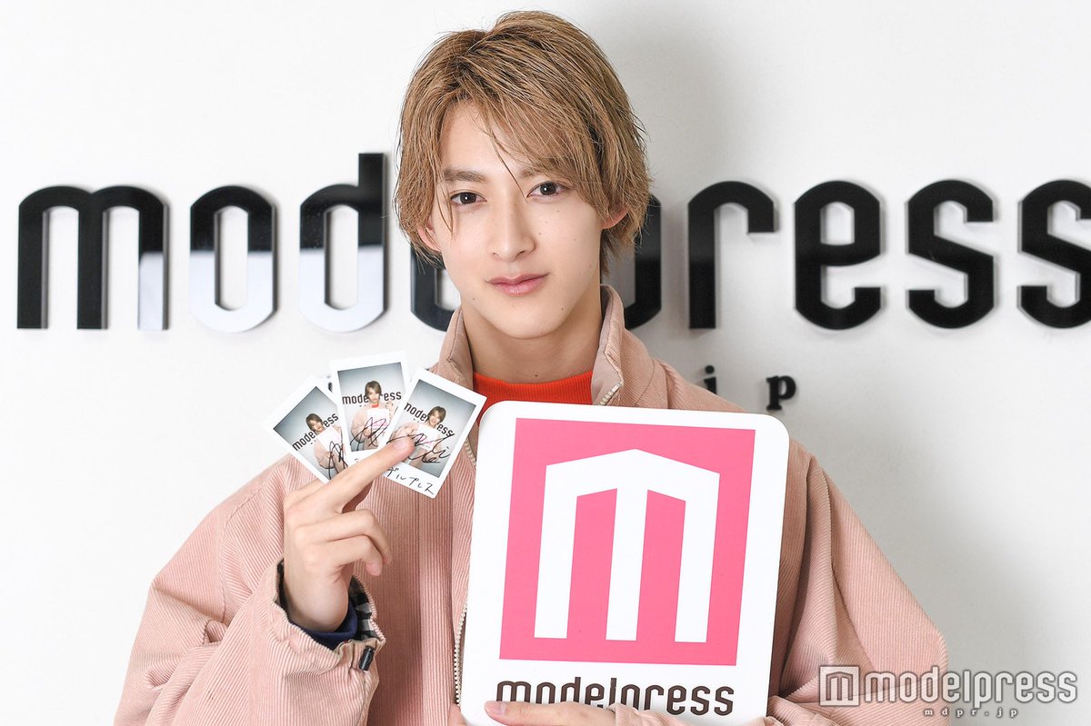 プレゼント😍】#伊藤あさひ 直筆サイン入りチェキを3名様に🎁 ①モデル