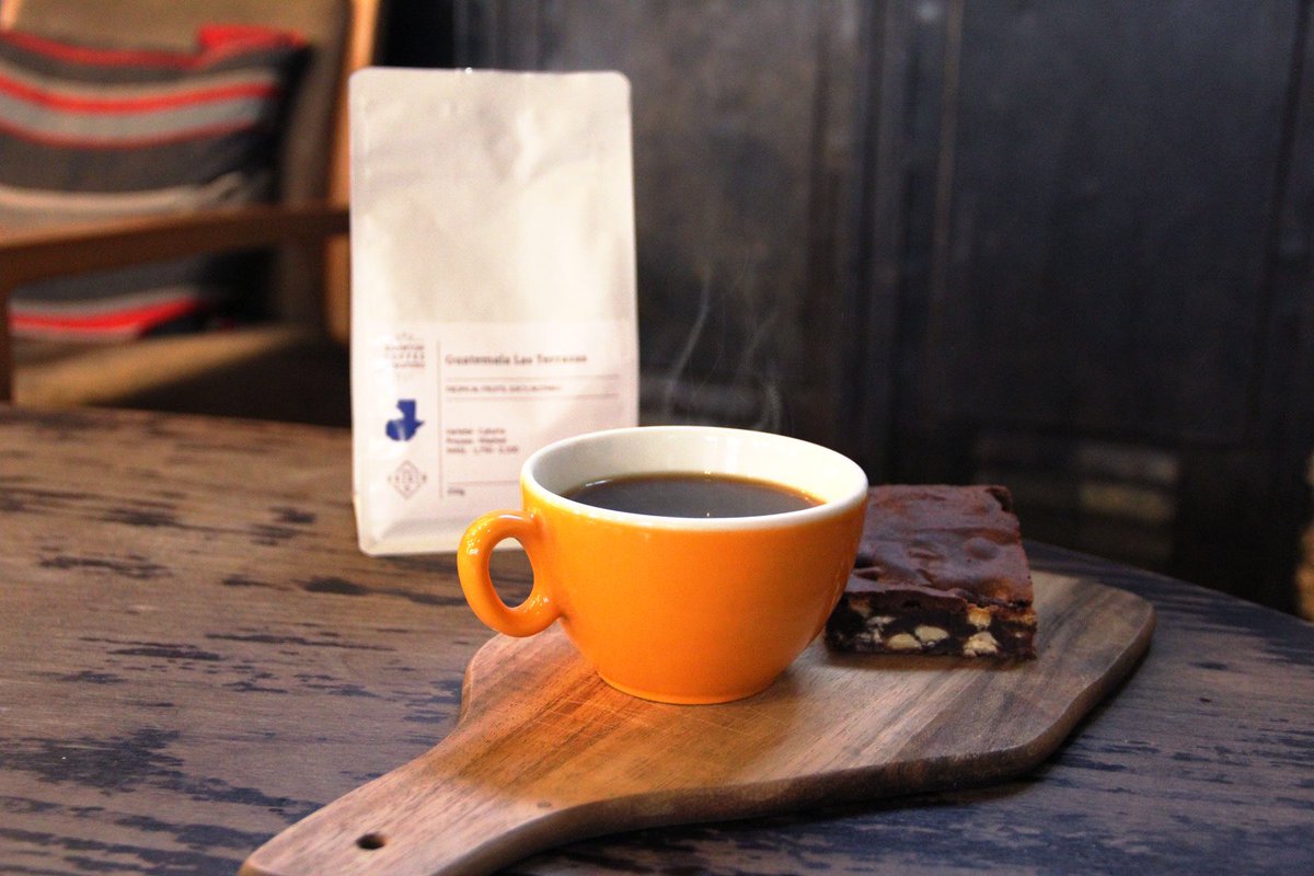 #fridayfeeling #aeropress #chocolatebrownie