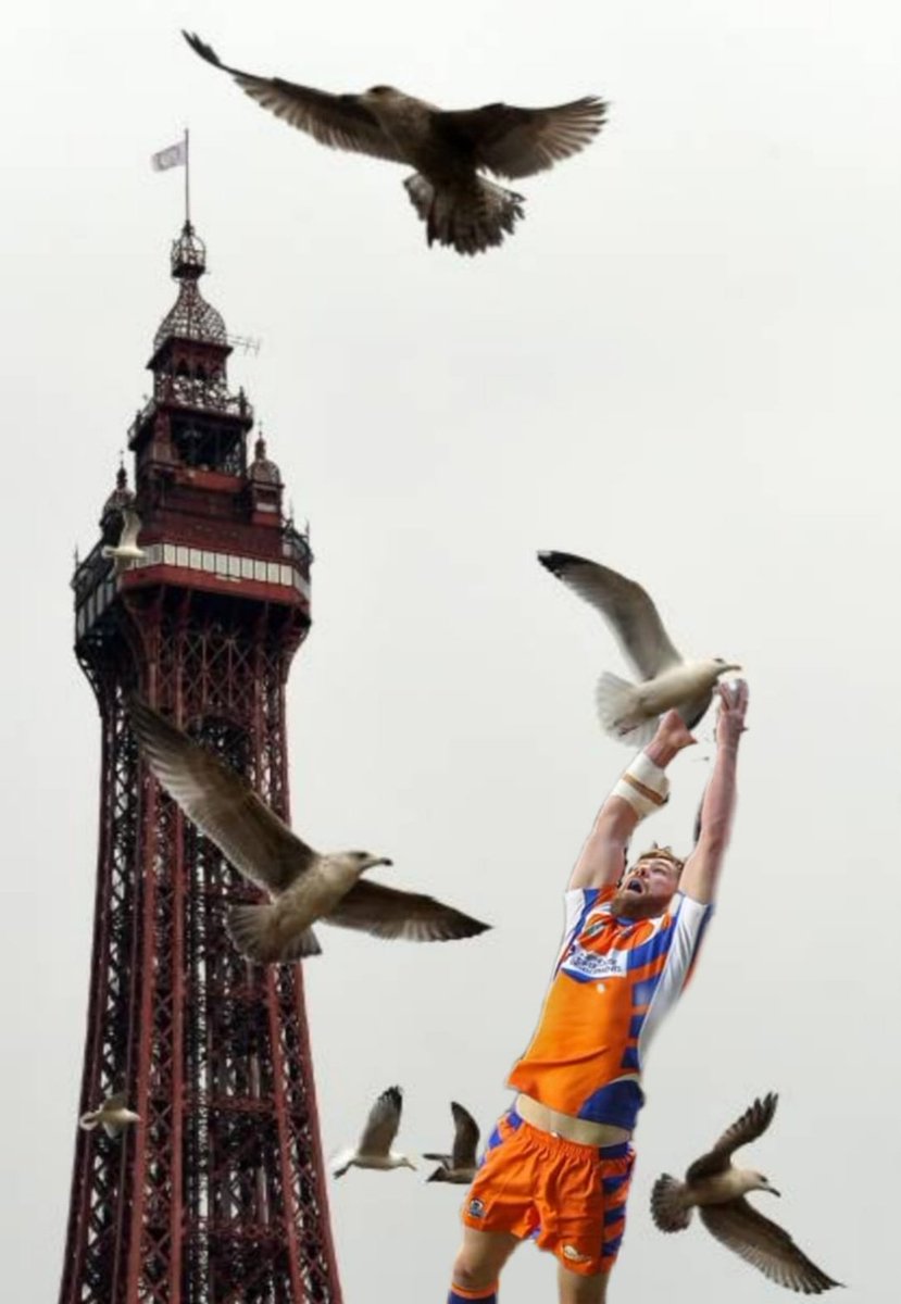 CatchesTyrer's tweet photo. It's Friday. It's 85 days until Summer Bash. #Tyrer is practicing next to the Tower. Get on. https://t.co/MheRhALI5P