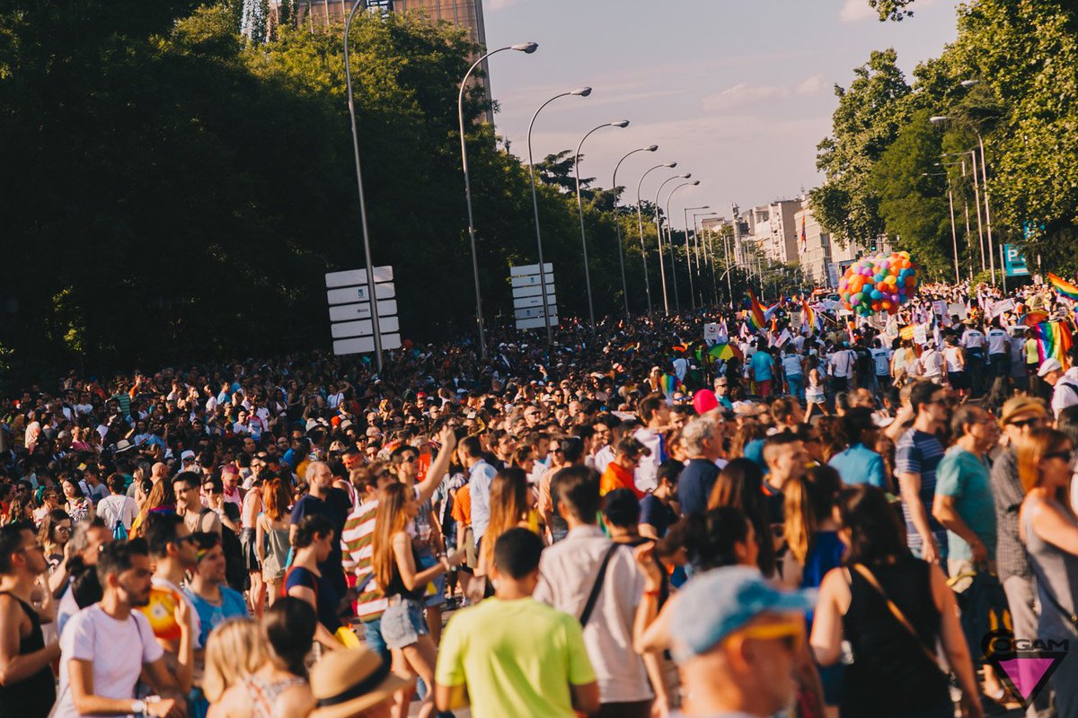 El #Orgullo es:
🏳️‍🌈Reivindicación y activismo.
🏳️‍🌈Memoria.
🏳️‍🌈Celebración de lo conseguido.
🏳️‍🌈Cultura.
🏳️‍🌈Fiesta.
En esta ocasión el orden de los factores sí altera el producto.
❤️La mejor forma de protegerlo es no dando poder a quien quiere atentar contra nuestros derechos.