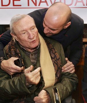 leonsfdo's tweet photo. Mucho de lo que soy, se lo debo a él. Un sevillista con mayúsculas, una persona de bien, D. Roberto Alés García. Te estaré agradecido de por vida
DEP Presidente https://t.co/aJBCvD2rs2