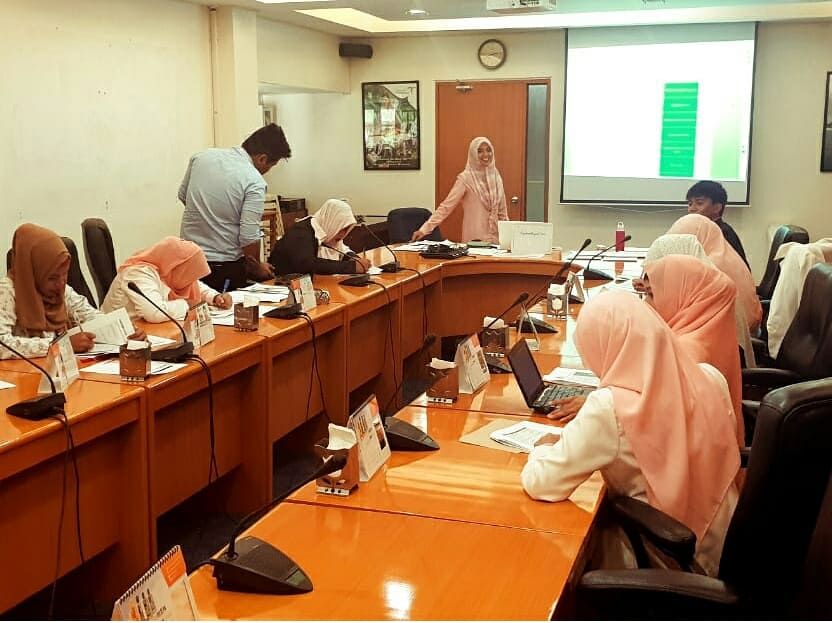 BadanBahasa's tweet photo. Pusat Pengembangan Strategi dan Diplomasi Kebahasaan (PPSDK), Badan Bahasa, pada 2018 mengirimkan tujuh orang tenaga pengajar BIPA ke Filipina. Mari lihat informasi selengkapnya dalam tautan berikut.
https://t.co/8vyiDp6qt8
#bipa #ppsdk @Kemdikbud_RI https://t.co/aldsQCiQAR