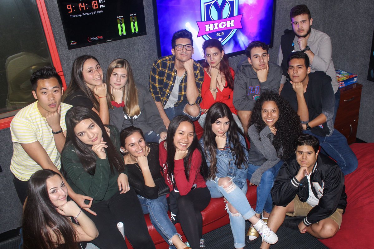 Y100MIAMI's tweet photo. From bringing two schools together, making some new friends, and enjoying time with @ItsFrankieP and @ItsCarolinaLiv, yeah, we guess you can say that tonight was a night to remember - DOUBLE DOSE of #YHigh with #MonarchHighSchool AND #MiamiArtsStudio! https://t.co/lM479yhccU