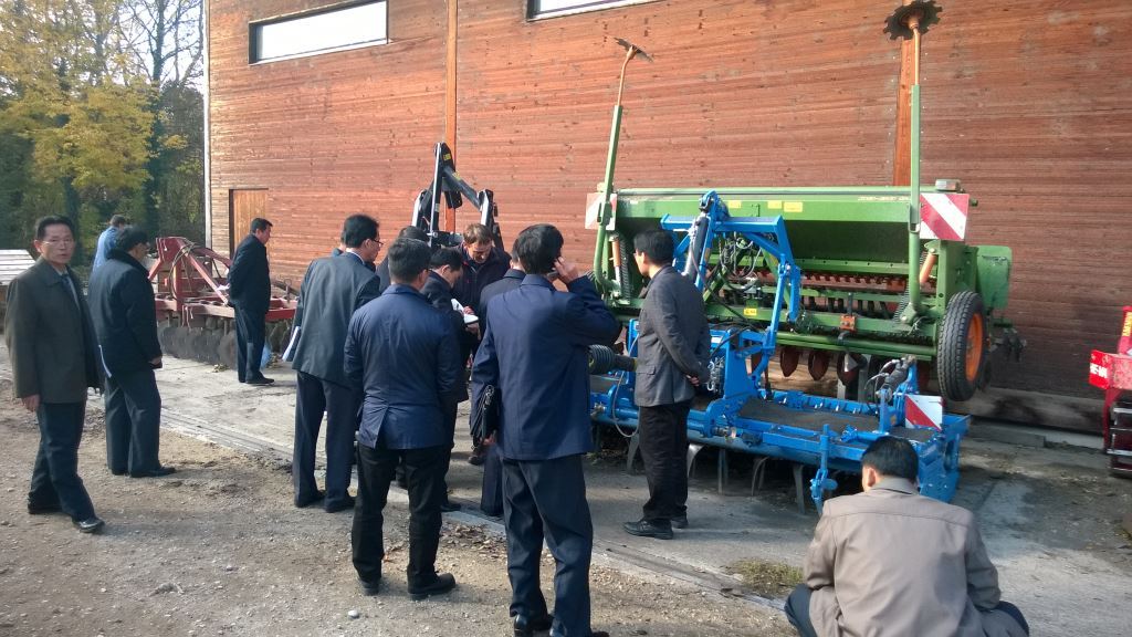 Agape_ch's tweet image. Landwirtschaft @Nordkorea - #Kartoffelanbau und @Kartoffelschäler - Zusammenarbeit #Agroscope agapenordkorea.wordpress.com/2019/02/22/fac…