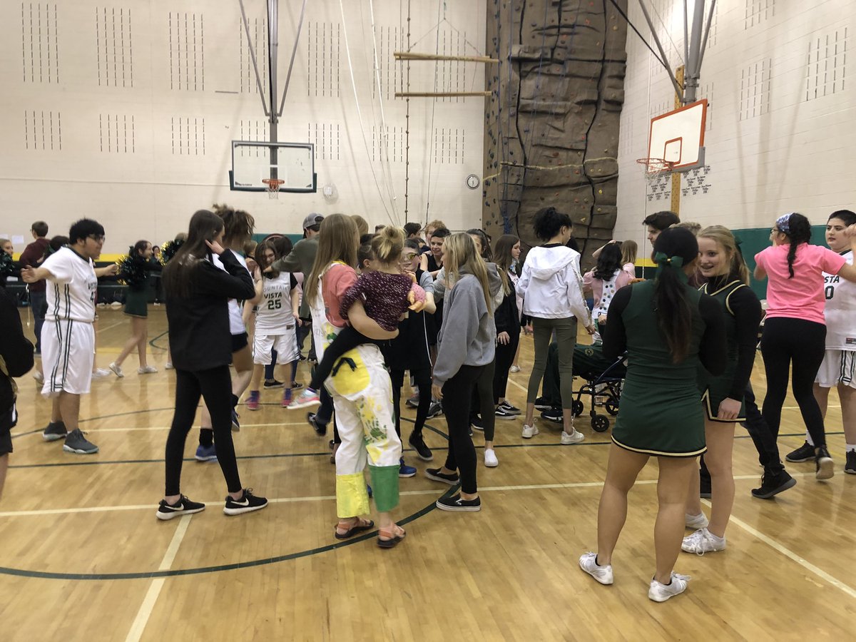 RCHSUnified's tweet photo. We had so much fun playing Vista yesterday! Thank you Vista for hosting and for the half time dance party! And a BIG thank you to everyone who came out to support both teams! 💚💛🦅 @MVunified #RCUnified #choosetoinclude #PlayUnified https://t.co/ezSxD10FPp