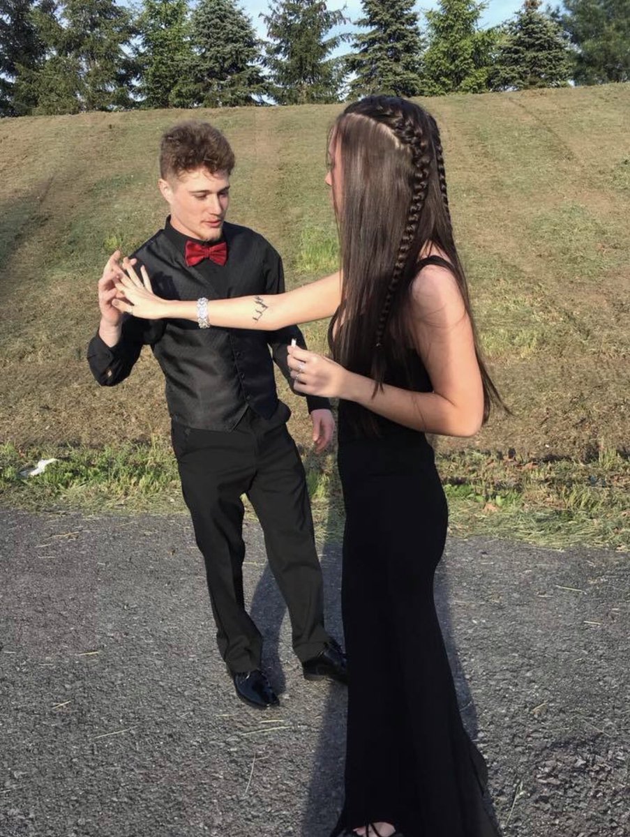 madzimoney's tweet photo. HAPPY BDAY 2 MY HUSBAND!!!!👰🏻🤵🏼 Ur my favorite person in the whole world n I can’t wait to HUG U❤️  I LOVE U SOOOO MUCH. Enjoy ur day hunny 🥰💰🌯💍💦☀️🍟💛 @YbDripper4L https://t.co/jzw9IwuCuw