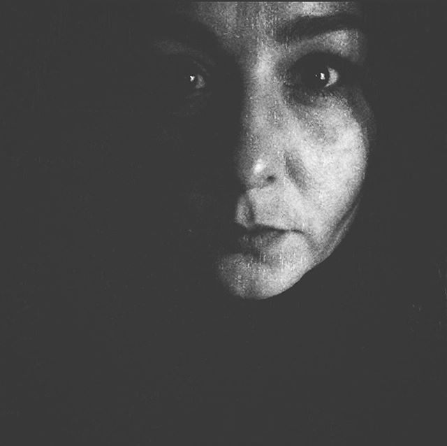 adrimx's tweet photo. No por mucho hablar de nos olvida el silencio. -
La vida que respira / @alejandrosanz -
#fotosdecancionesasz #alejandrosanz #asz #sanz #lavidaquerespira #selfportrait #self #bw #blackandwhite #twitteracc #silencio https://t.co/ZAXJfblI4j https://t.co/GZY2ctIV59