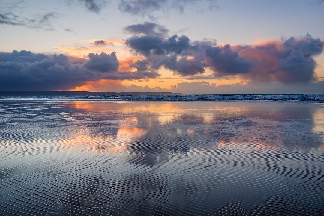 One of my lovely evening walks with only me and a kite surfer sharing this wonderful time of day.<a href="/lovenorthdevon/">North Devon</a> <a href="/itvwestcountry/">ITV News West Country</a> <a href="/DevonLife/">Devon Life</a> <a href="/GreatDevonDays/">Devon Days #LoveDevon</a> <a href="/swcoastpath/">South West Coast Path Association</a>