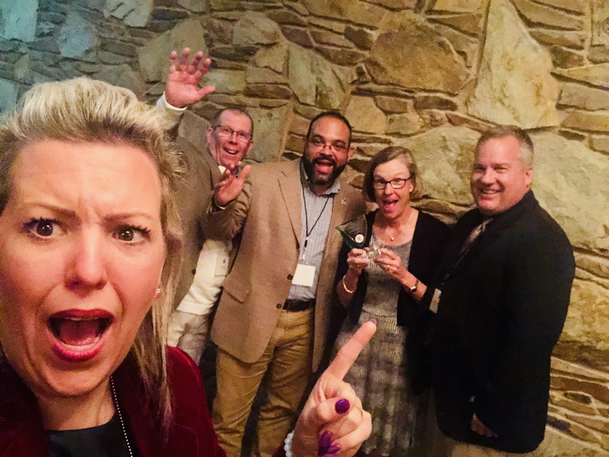 HughUnderPar's tweet image. Congratulations #TinaBarrett for being the recipient of the #DorothyPeaseAward 👏🏽😎🌵 @TotallyTinaB @GirlsGolfofPhx @AZGOLFassoc @JuniorGolfofAZ @azwomensgolf @TheFirstTeePhx @LongbowGolfClub @OUAZSpirit @OUAZGolf #Awesome #Rockstar