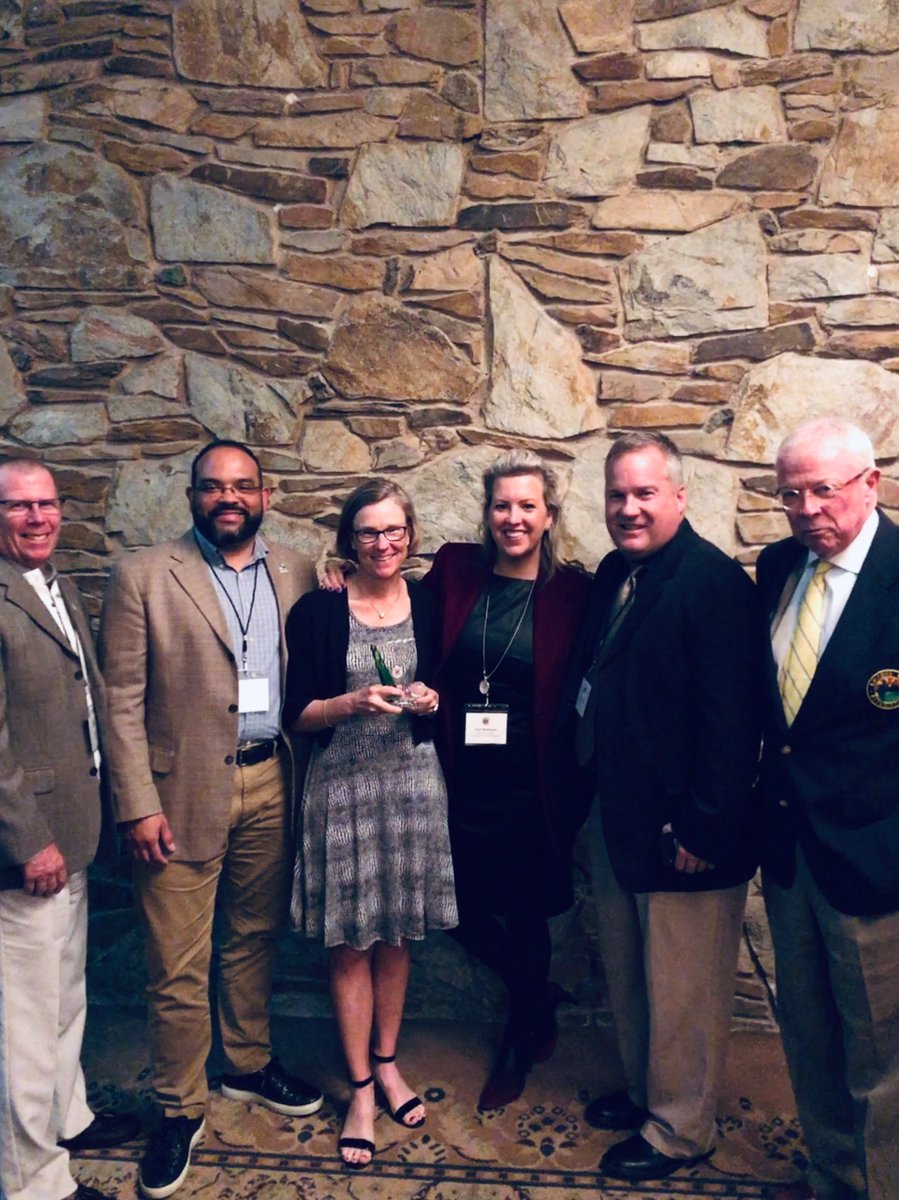 HughUnderPar's tweet image. Congratulations #TinaBarrett for being the recipient of the #DorothyPeaseAward 👏🏽😎🌵 @TotallyTinaB @GirlsGolfofPhx @AZGOLFassoc @JuniorGolfofAZ @azwomensgolf @TheFirstTeePhx @LongbowGolfClub @OUAZSpirit @OUAZGolf #Awesome #Rockstar