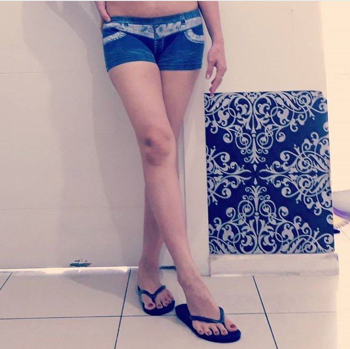 havayana21's tweet photo. Part 3?
Same spot with different outfit.
This time I wear denim short pants and roxy sandal
#denimshortpants
#shortpants
#roxy
#roxysandal
#roxyflipflops
#sandalroxy
#fitgirl
#sexygirl https://t.co/nhxHRIhVgz