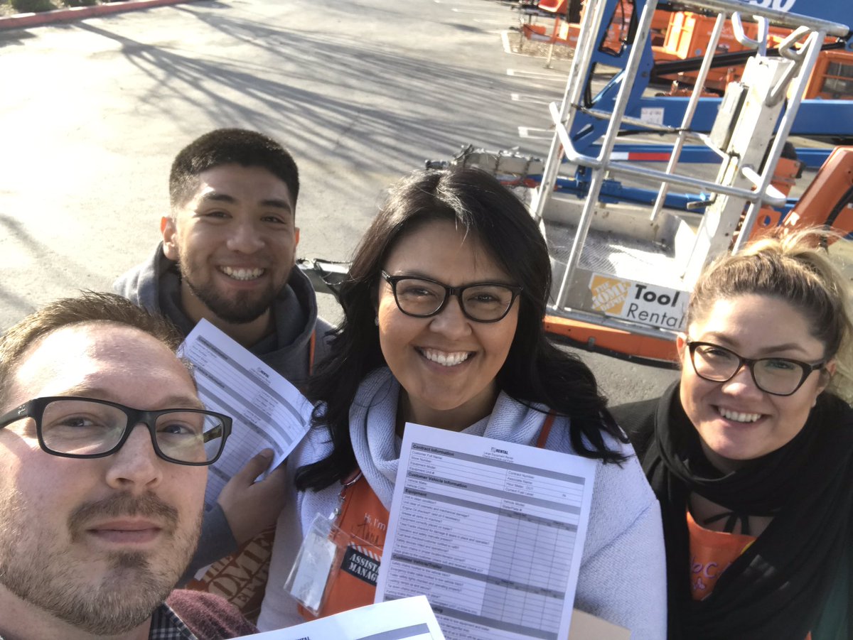 Great Large Equipment, “Check In / Check Out” training at str6661 Van Nuys! These few simple steps drive the customer experience and ensure a safe / rent ready piece of equipment. Thank you 6661!! <a href="/CaylorLarry/">Larry Caylor</a> <a href="/likevike/">pac central region</a> @RPorterHDRental
