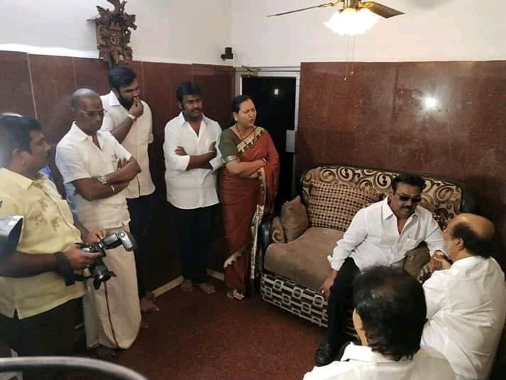 SuperStar Rajinikanth Visits DMDK Chief Captain Vijayakanth Residence in Saligramam After his Return From America