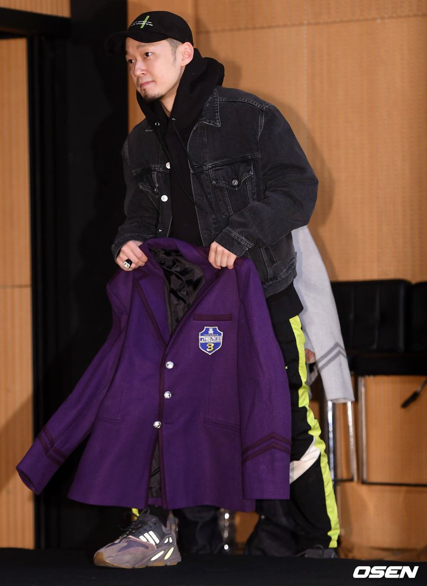 1LLIONAIRE_TH's tweet photo. [😍PIC] TheQuiett จากงานแถลงข่าวรายการ High School Rapper 3 วันนี้ค่ะ  

#HighSchoolRapper3
#TheQuiett #CodeKunst
#TheQuiettCodeKunst https://t.co/fIp5EAz2fZ