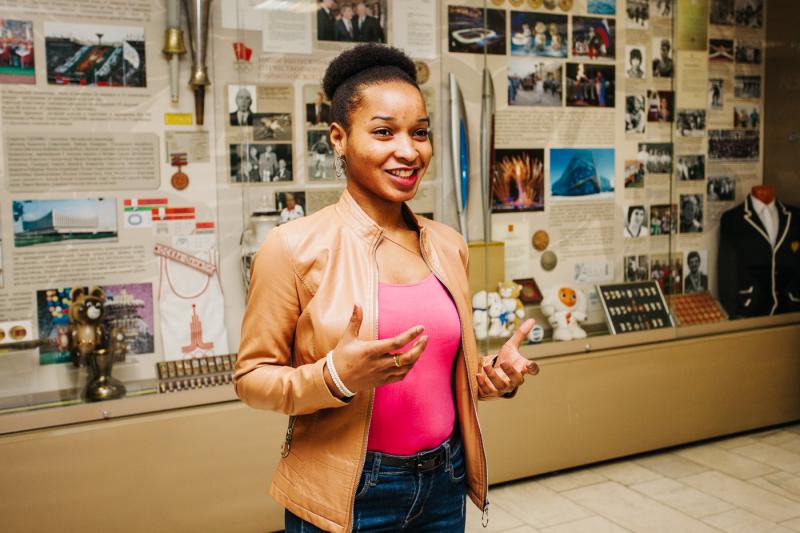 Студентка РГУФКСМиТ Увизера-Рвибутсо Лине: В Руанде думала, как совершенствоваться самой и помочь обществу в целом. Поэтому решила приехать сюда dlvr.it/QzR2C6