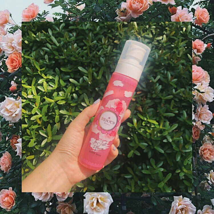 fonfondly's tweet photo. หอมฟุ้งเหมือนอยู่ทุ่งดอกกุหลาบจริงๆ  Bisous Bisous Perfumed body care กลิ่น In Full Bloom มากกลิ่นหอมแบบเพื่อนสะกิดว่าใช้น้ำหอมอะไร
แต่จริงๆฝนใช้แค่เซตน้ำมีเจลอาบน้ำ/โลชั่น/mist ใช้แล้วผิวชุ่มชื่น ผ่อนคลาย กลิ่นมันจะคล้ายๆกลิ่น rad rose ของ jo Malone เลยแต่มาในราคาดีกว่ามาก https://t.co/vNuavc87Du