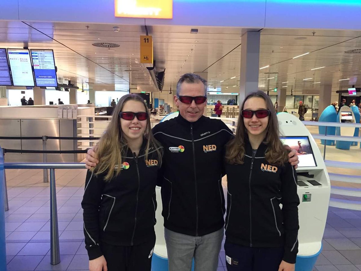 AMERICAN CUP. HEEL VEEL SUCCES💪🤘

Sanna Veerman, Juliëtte Pijnacker en Wolther Kooistra zijn op weg naar Greensboro 🇺🇸! Ze hebben daar een trainingsstage en Sanna doet op 2 maart mee aan de prestigieuze American Cup! Turnsters en trainer: Heel veel succes!