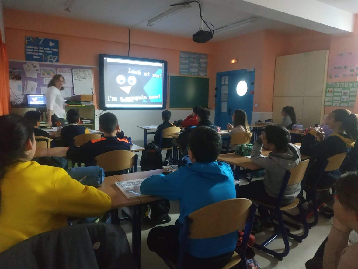 Cole_Aldebaran's tweet photo. Reaching the Hard to Reach- #Erasmusplus  Job Shadowing . Alumnos investigadores. #studentsresearchers Lecciones de estudio para recoger las voces de los estudiantes. @MelAinscow  We feel happy  moving on the right way.   https://t.co/LBf9ZKqazO https://t.co/JHgLQMnowz