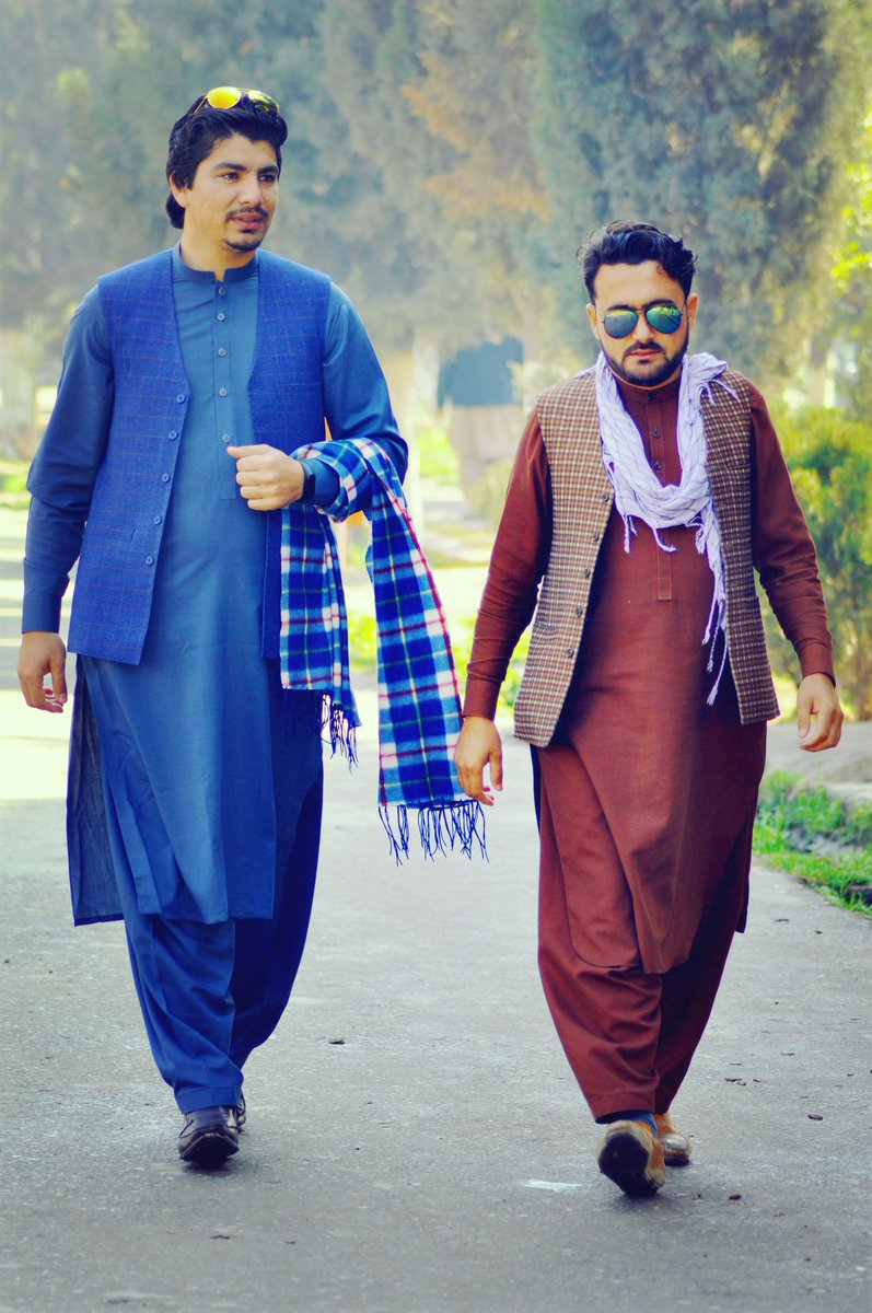 ##چی زړه می ترینه صبرشی کیسه شی نورختمه  ##یو سل ډزه رقیب ولم یو لس ډزه جانان##