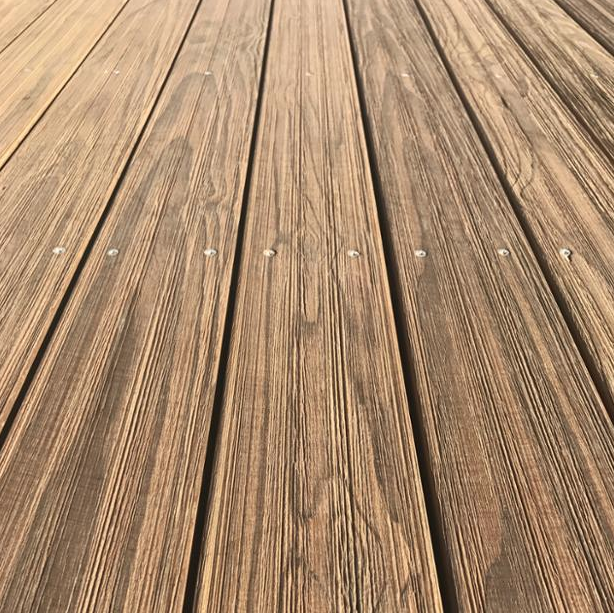 rhino_woodSA's tweet image. Boost your green credentials with Rhino Wood ecofriendly timber. It’s also dimensionally stable, an essential decking attribute and requires minimal maintenance. 
#modifiedtimber #rhinowood #timberdecking #sustainabletimber