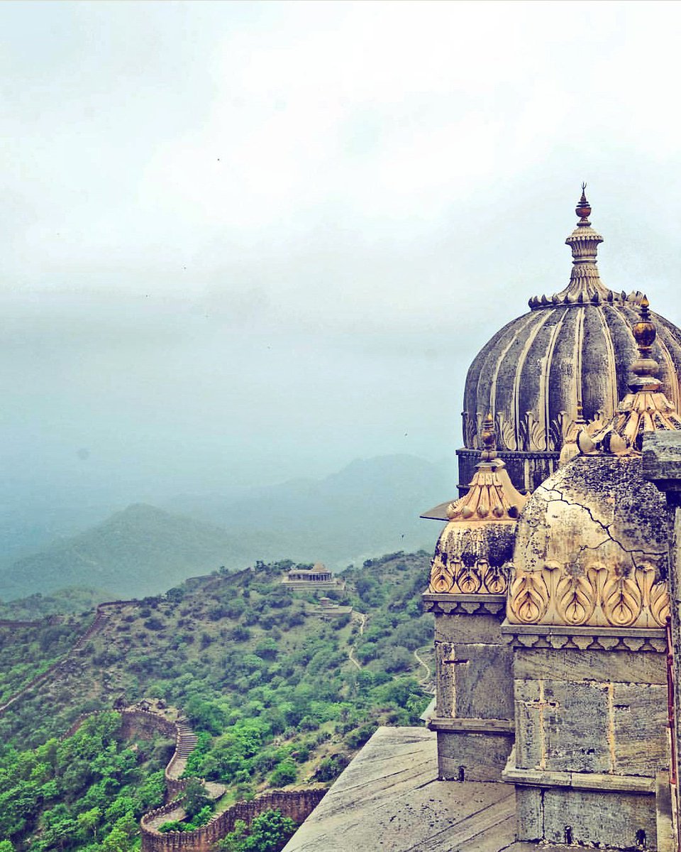 aarysthan's tweet photo. A view from top of Kumbhalgarh Fort..

#Aarysthan #Rajasthan #FortInRajasthan #KumbhalGarh #Rajsamand #NatureLover #Nature #RajasthanTourism #NatureView #UdaipurTour #MaharanaPratap #Mewar #BBCTravel #Natgeo https://t.co/y0FRN4B38L