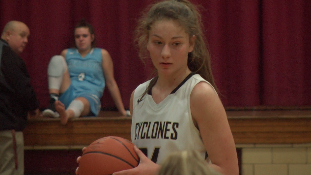 Channel1450com's tweet image. Gilmore Gives 'Em The Title! Insane Finish Capped By SHG's Buzzer Beater Gives Cyclones Regional Title Over Jerseyville (HIGHLIGHTS) channel1450.com/2019/02/14/gil…