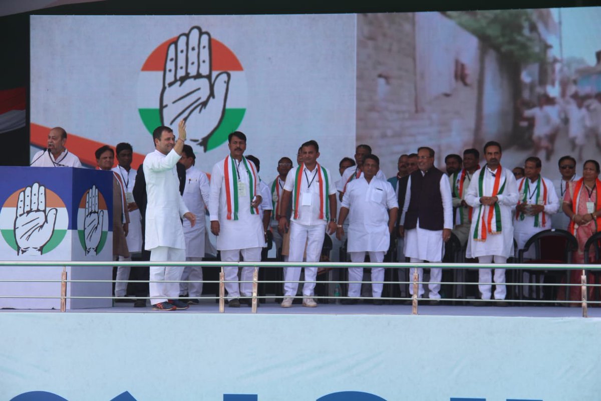daman_obc's tweet image. Rahul Gandhiji at jan aakrosh rally Dharampur Valsad..