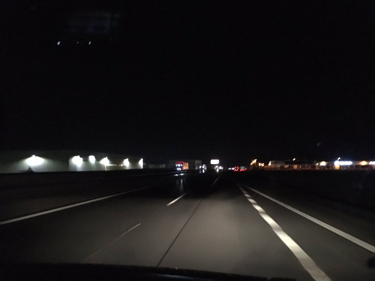 Here we go! #DHDE19 🇩🇪

@eSubaScruffy <a href="/VanikHS/">Martin Vaniš</a> @ValdaboyHS <a href="/pokrovacHS/">Mikulas Dio</a> <a href="/FindanHS/">Vašek Prosser</a>