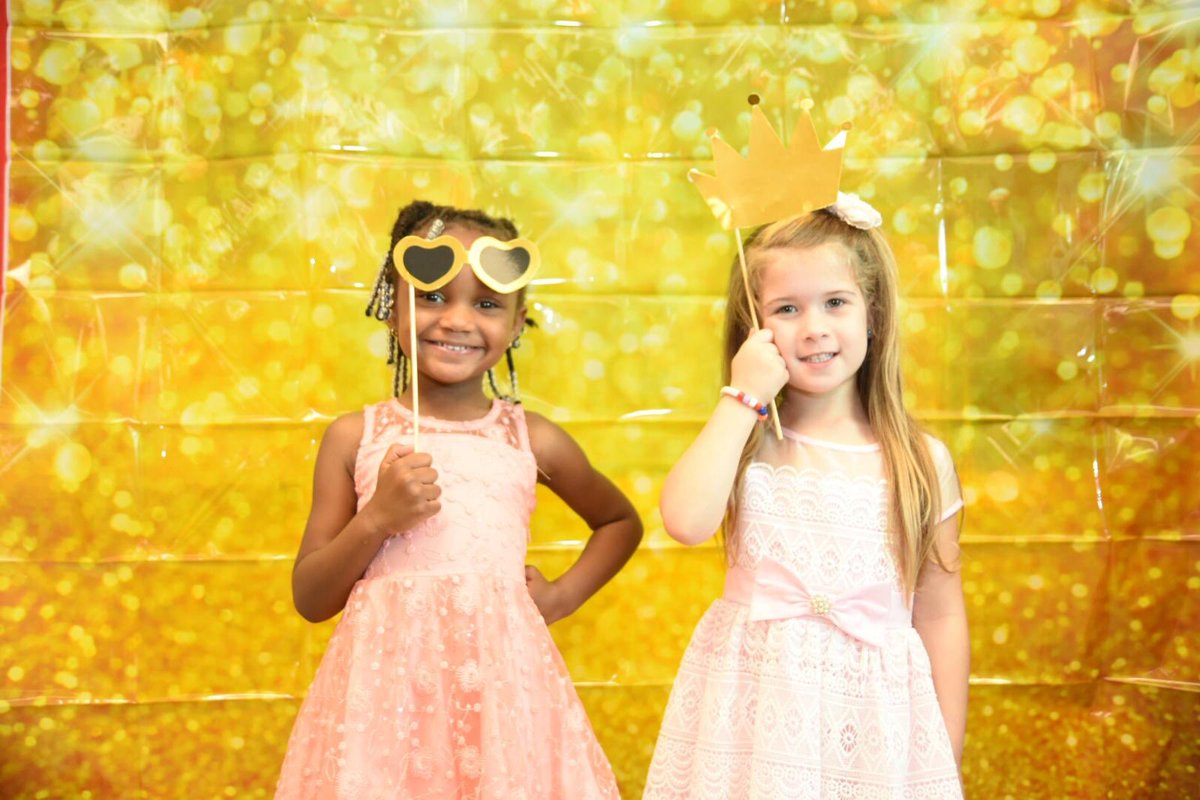 nanajofletcher's tweet photo. #cutest #photoboothpics #ever #vbe #vbevibe #sdircprek #prek #quwedding #HappyValentines2019 https://t.co/Nqf8iDnq0h