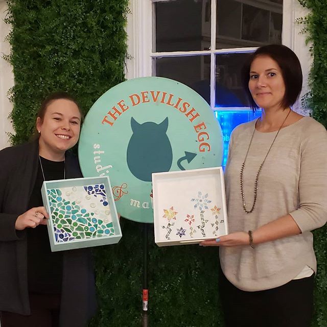 TheDevilishEgg's tweet photo. Beautiful mosaics tonight! We're doing this one again at the end of the month, sign up now, spots are limited! Link in bio.
#hatchyourcreativity #showsomelocallove #thingstodoinraleigh #downtownraleigh #citymarketraleigh #mosaics #diy #glassmosaic https://t.co/1DYqdfz7mB https://t.co/1pcwHFge7D