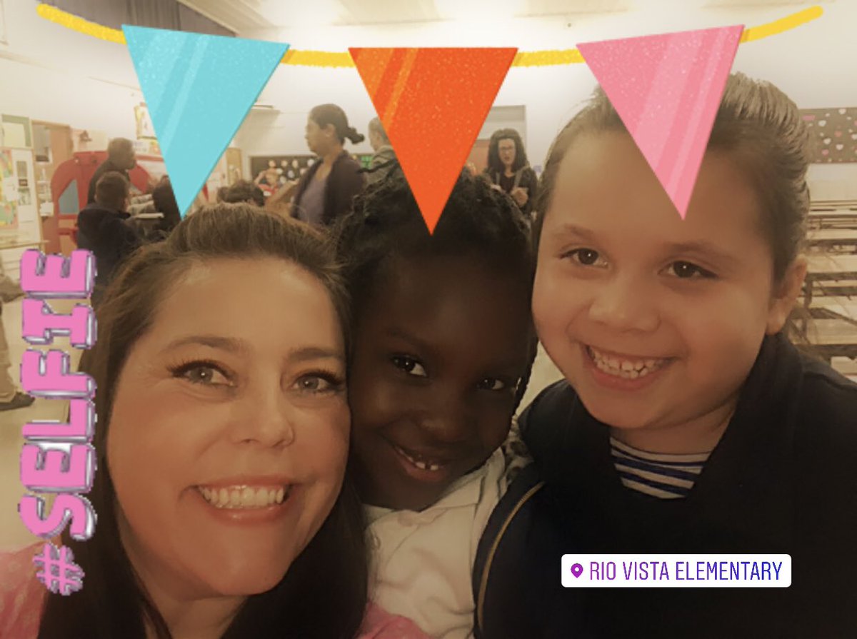 MsKoontzMDUSD's tweet image. I’m finally on to these lil Turkies..... they want so many selfies because they want to make the monthly photo collage 😂 #butfirstletmetakeaselfie #makinmemories #BPVP