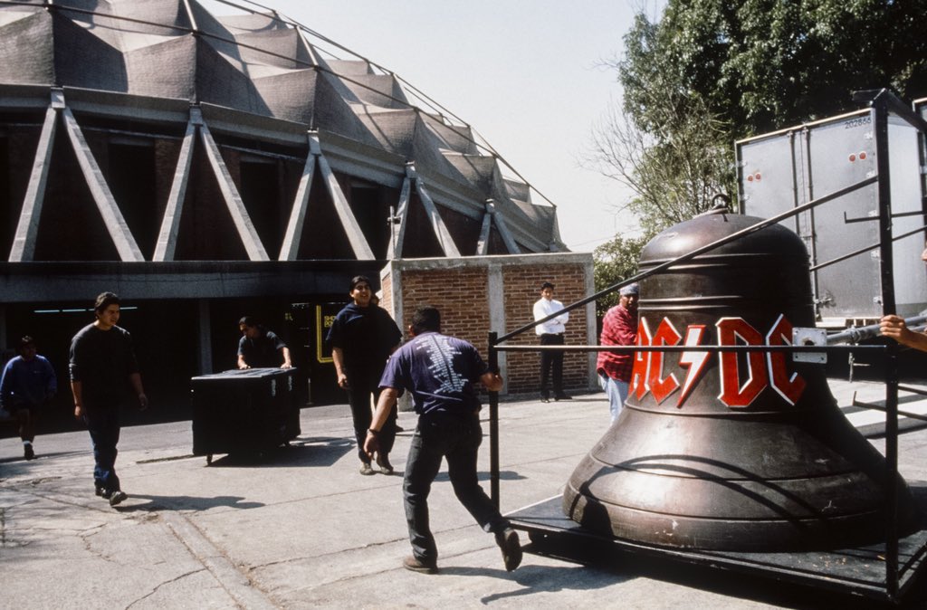 AC/DC,1996: El día que la campana del infierno tocó en México. © Fernando Aceves.