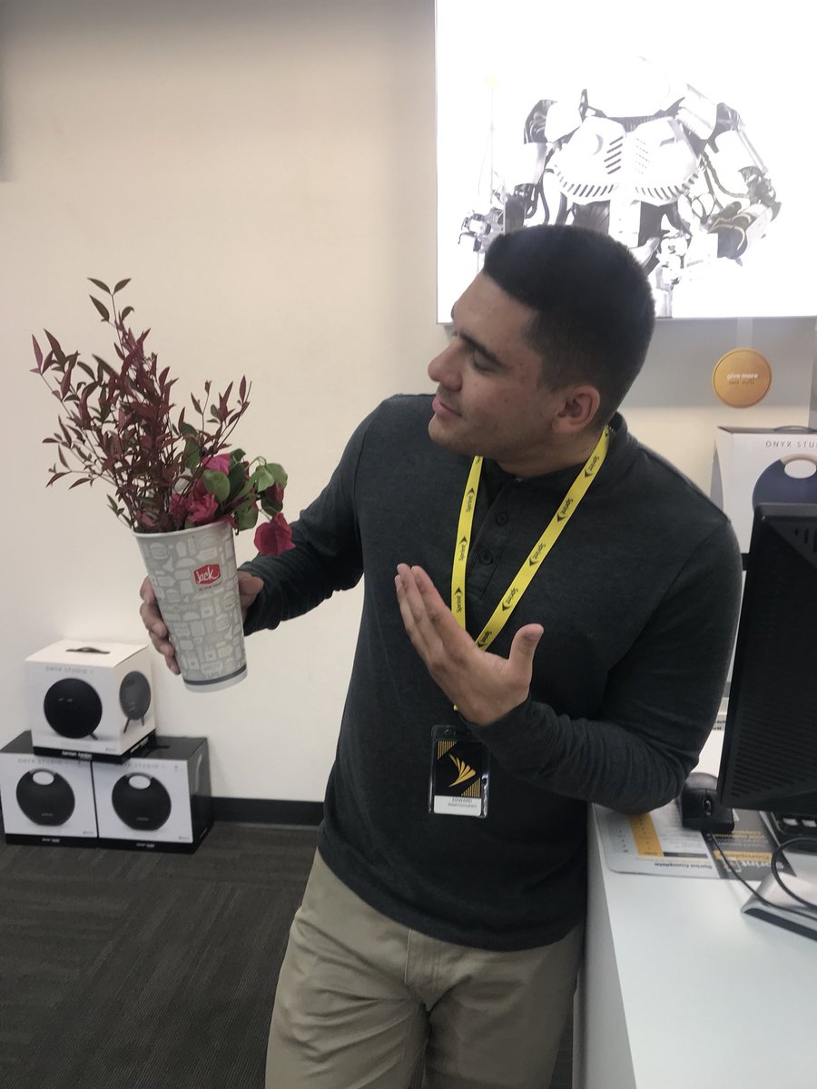 luciofromsprint's tweet photo. Customer loved the service Edward provided her. It’s the thought that counts. https://t.co/JDvYAKDuy9