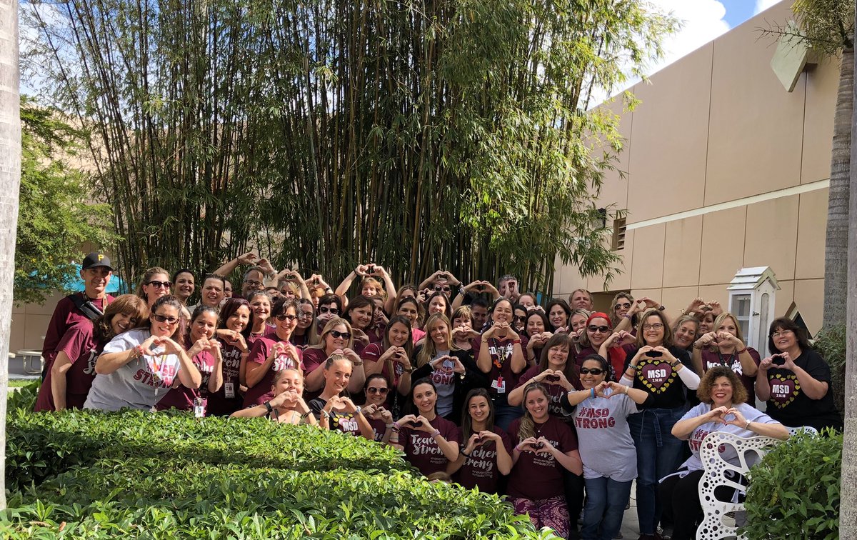 CreekEce's tweet photo. Embassy Creek continues to stand with MSD! @PrincipalMSD #MSDSStrong #2getherInServiceAndLove https://t.co/Dd6W0aFboe