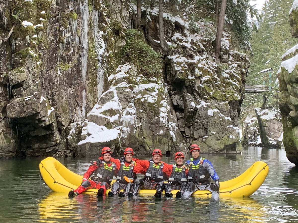 Our newest #Iaff Local 1183 and #Northvan IAFF 296 members enjoying the weather! https://t.co/y3h3EYkmj4