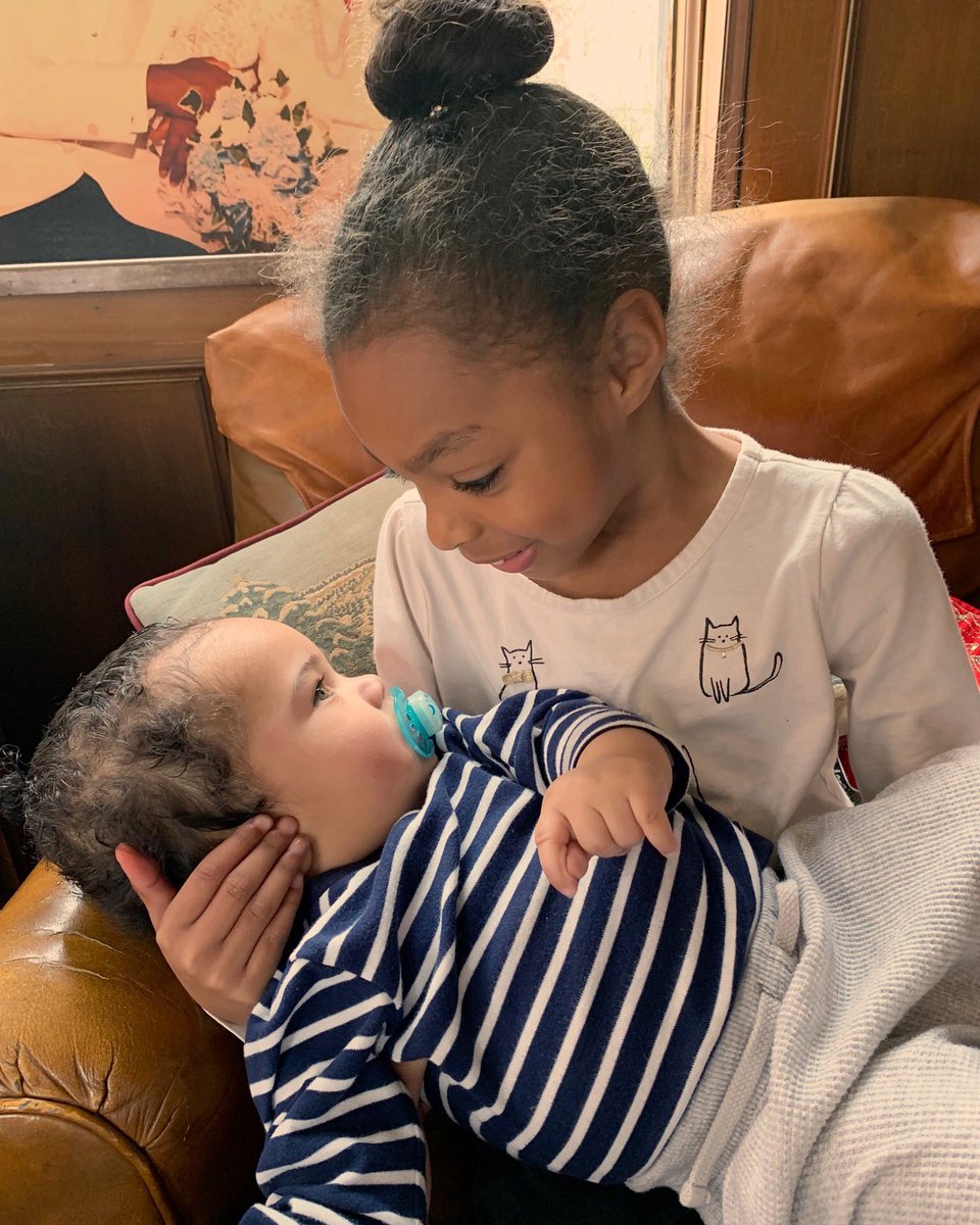 GloriaBanks's tweet image. On Valentine’s Day I had to show you a picture what my ❤️❤️❤️ heart looks like. My youngest granddaughter holding my youngest grandson. Yani and Eli this picture will be family famous forever. 
#GloNation #firstcousins #magicmoments #family