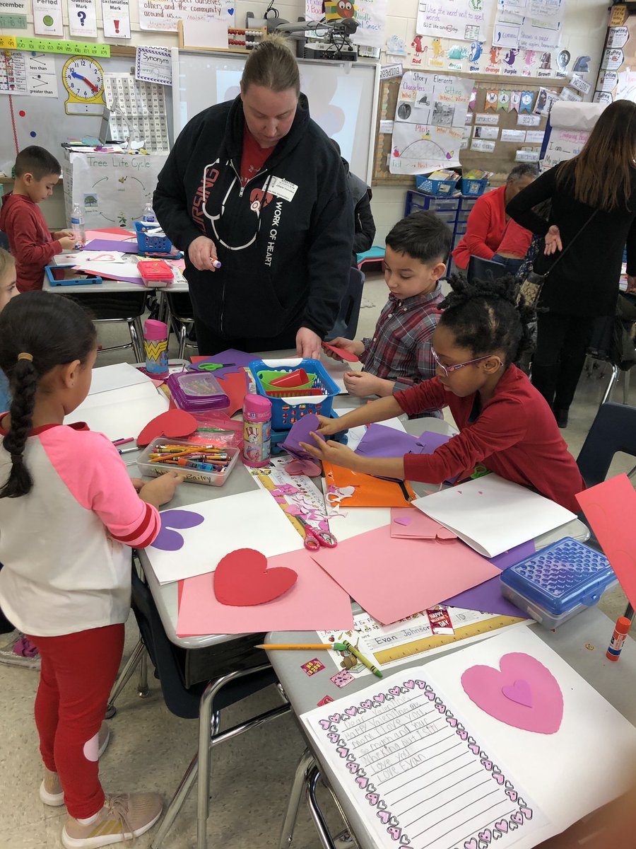 SECassidy1's tweet photo. Parent activity day! Valentine’s Day Cards! @SerenaHills_161 #D161Learns https://t.co/PTf7gmPvCa