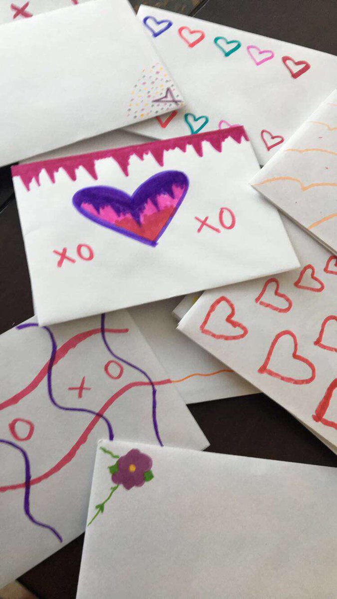 AlhsLatino's tweet photo. Happy Valentine’s Day! For valentine’s day Latino success club decided to give some valentine’s day cards, toys, and crafts to the children at children’s hospital! #Valentines #ALynx #BeKind https://t.co/aR36fW6qtA
