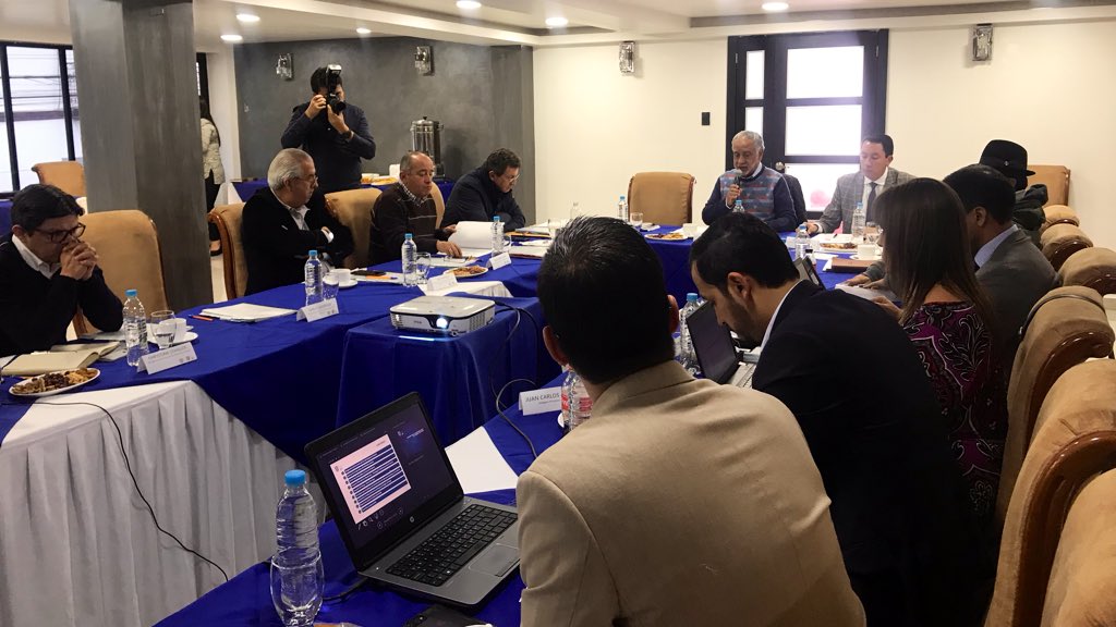 ViceminEnergia's tweet photo. [📌BOLETÍN DE PRENSA] 📄 Cinco ejes se trataron durante el Gabinete Sectorial de Recursos Naturales en Tulcán. 

➡️ Conozca más detalles: https://t.co/u8fcVagIQX 
#GobiernoEnAcción https://t.co/FlNErhfVCY