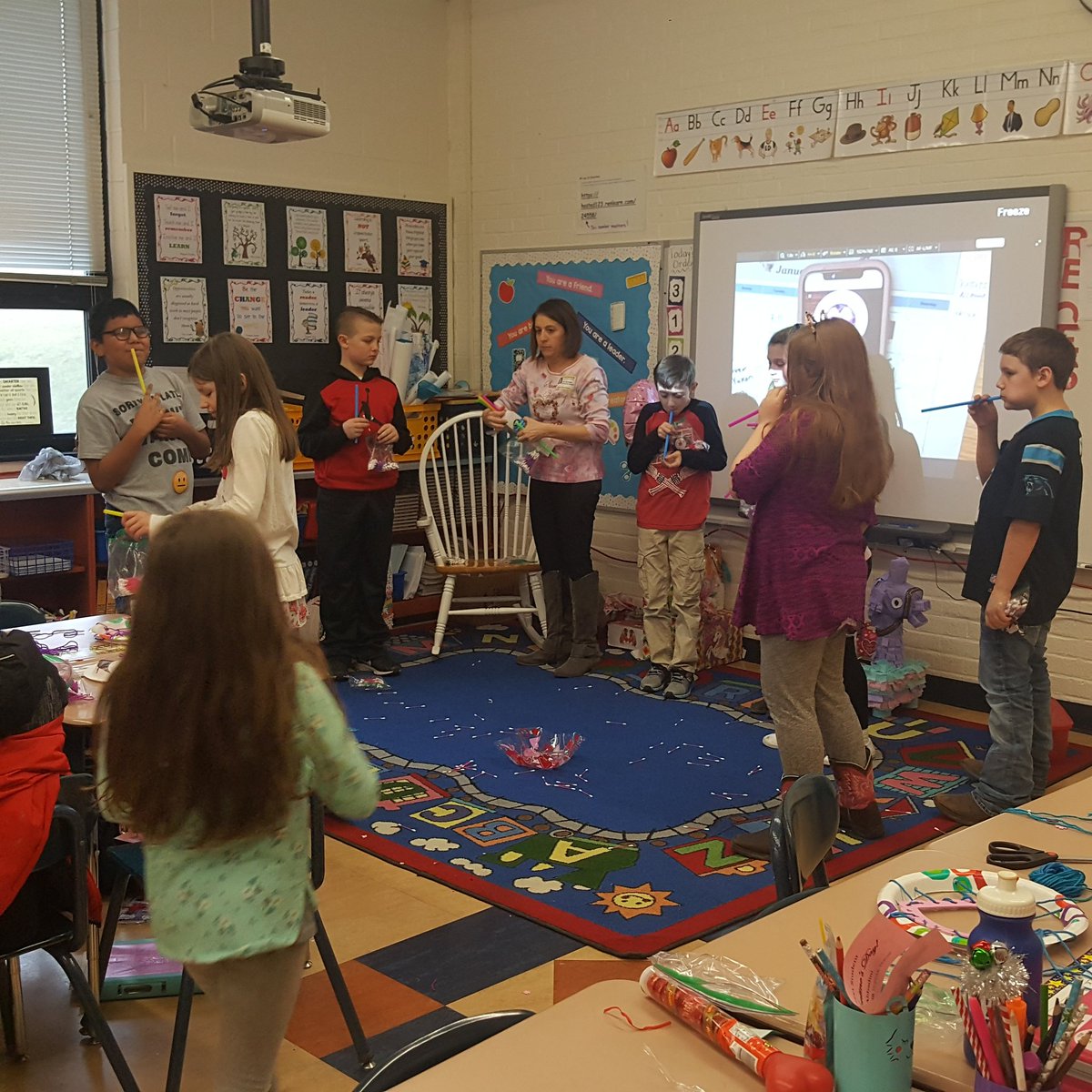 MrsDelVittoJW's tweet photo. Joe Walker celebrated Valentine's Day with class parties this afternoon! @JoeWalkerES https://t.co/vhRjfZ9cdY